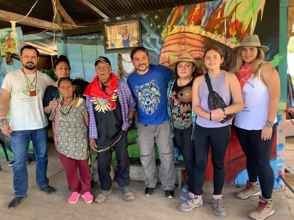 Ceremonia con mayores sabedores